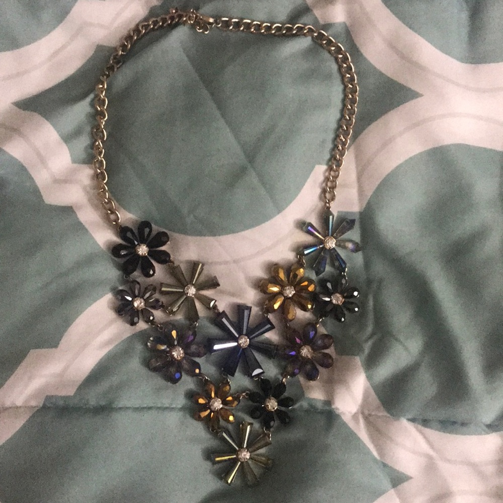 Women’s necklace